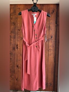 Sleeveless V-Neck Midi Dress in Dusty Rose with Button Detail